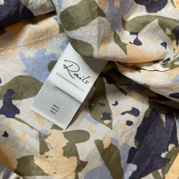 RAILS Alena Mod Floral V-Neck Button Down Short Sleeve Shirt Size Small - Picture 9 of 9